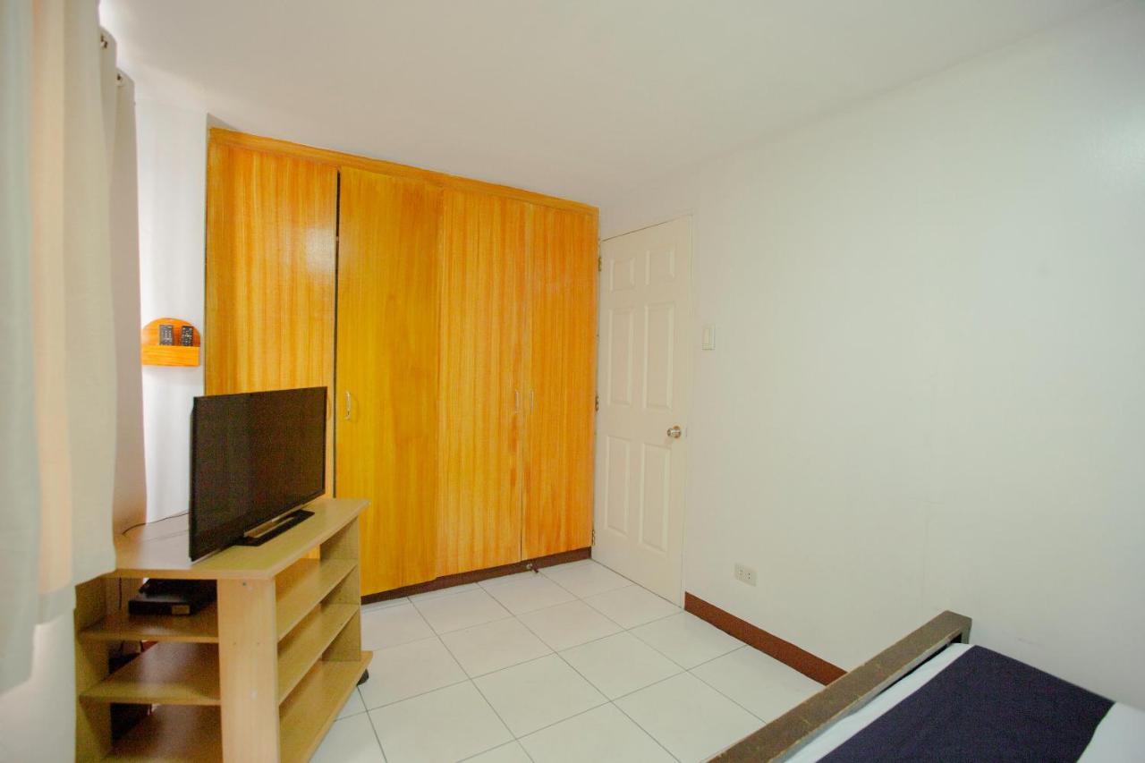 Newgrange Condotel Quezon City Exterior photo