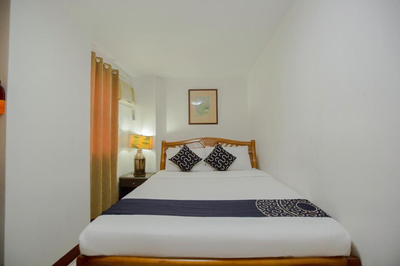 Newgrange Condotel Quezon City Exterior photo