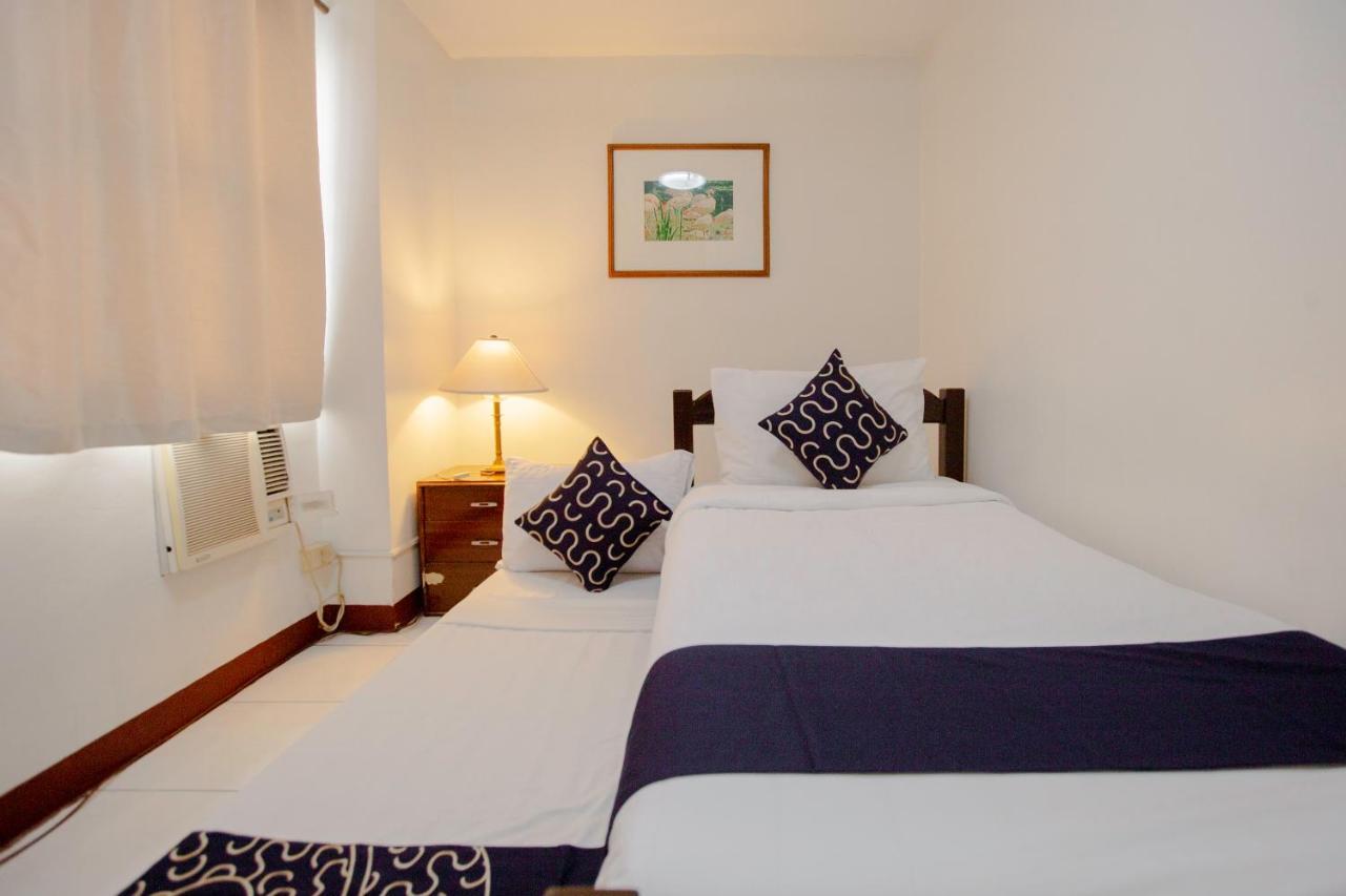 Newgrange Condotel Quezon City Exterior photo
