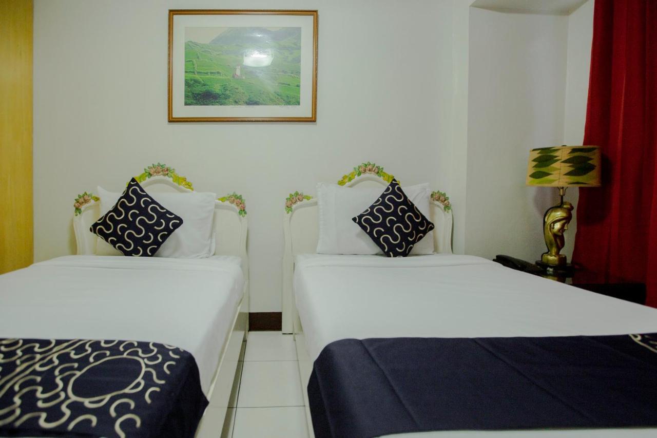 Newgrange Condotel Quezon City Exterior photo