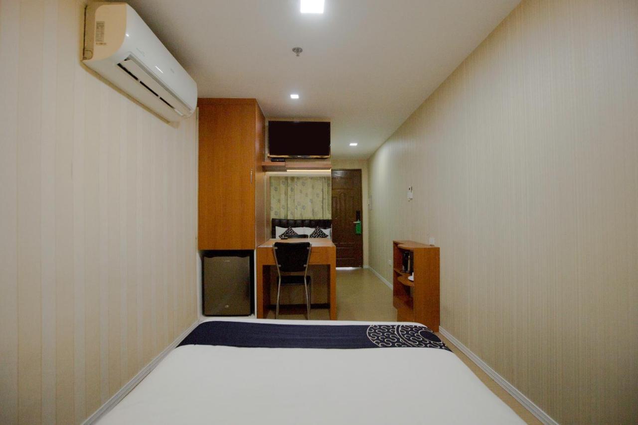 Newgrange Condotel Quezon City Exterior photo