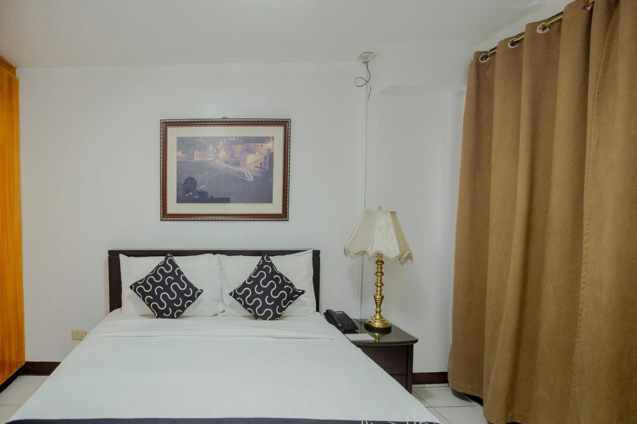 Newgrange Condotel Quezon City Exterior photo