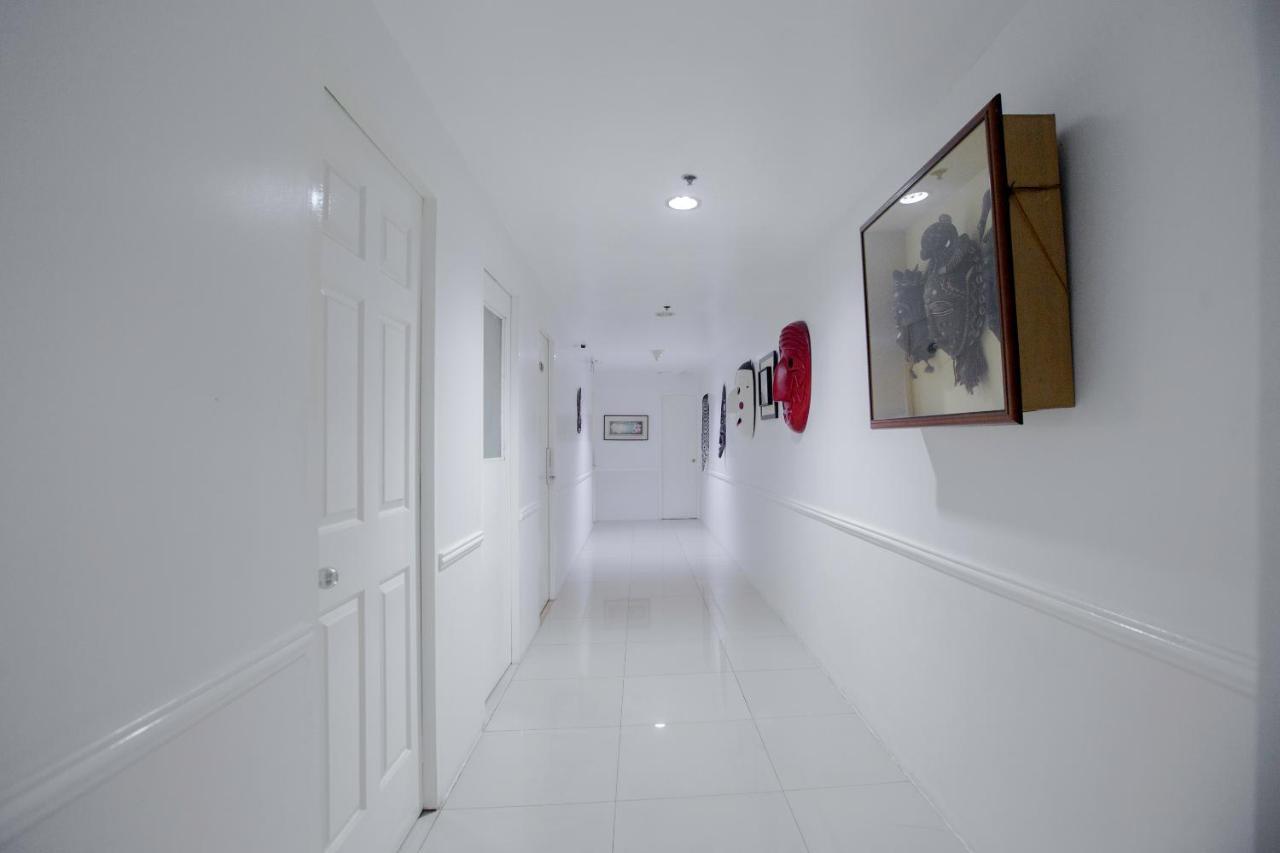 Newgrange Condotel Quezon City Exterior photo